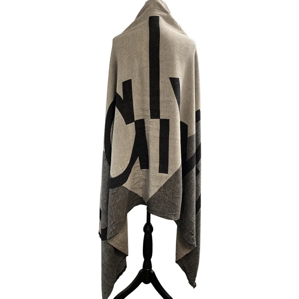 Calvin Klein‎ Blanket Scarf Shawl Wrap Gray Black Logo Fringe Classic Neutral